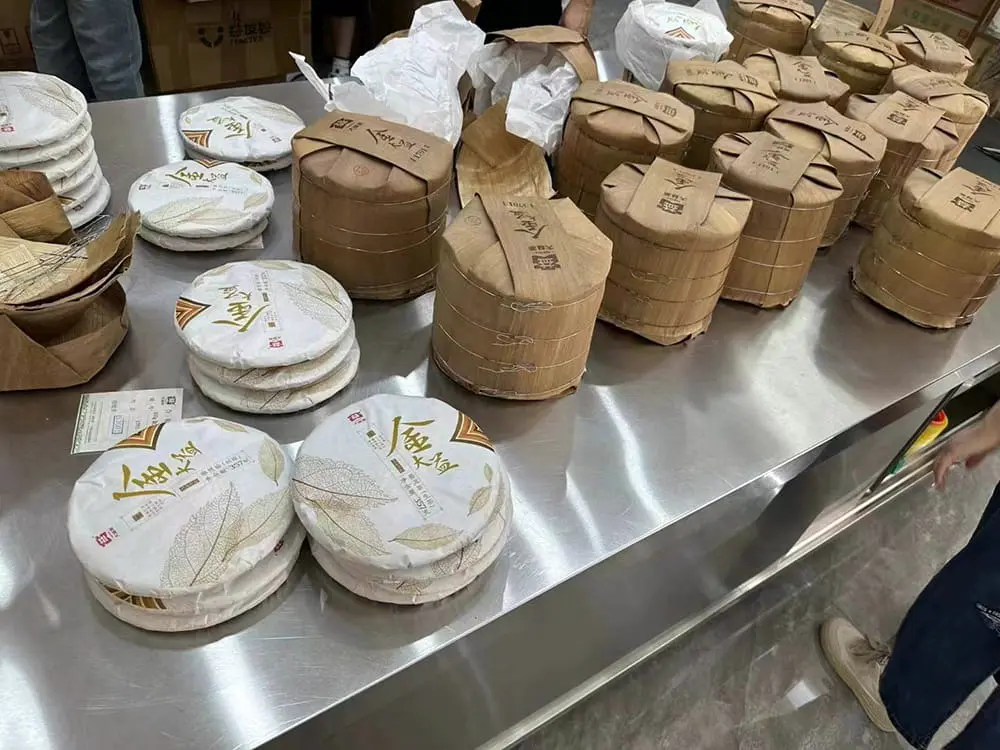 山西回收大益普洱茶2015年生茶熟茶图3